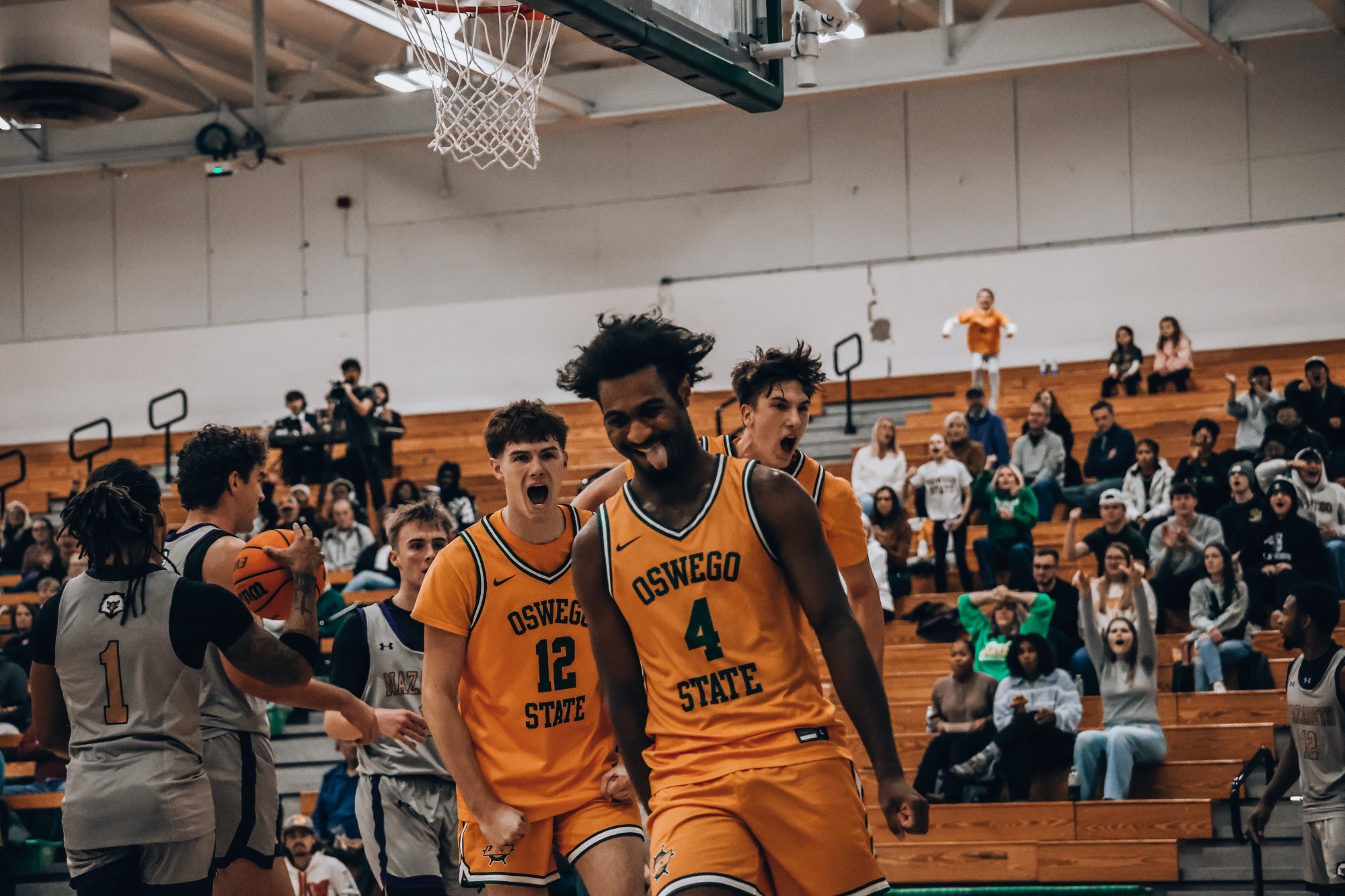 Lakers celebrating a dunk