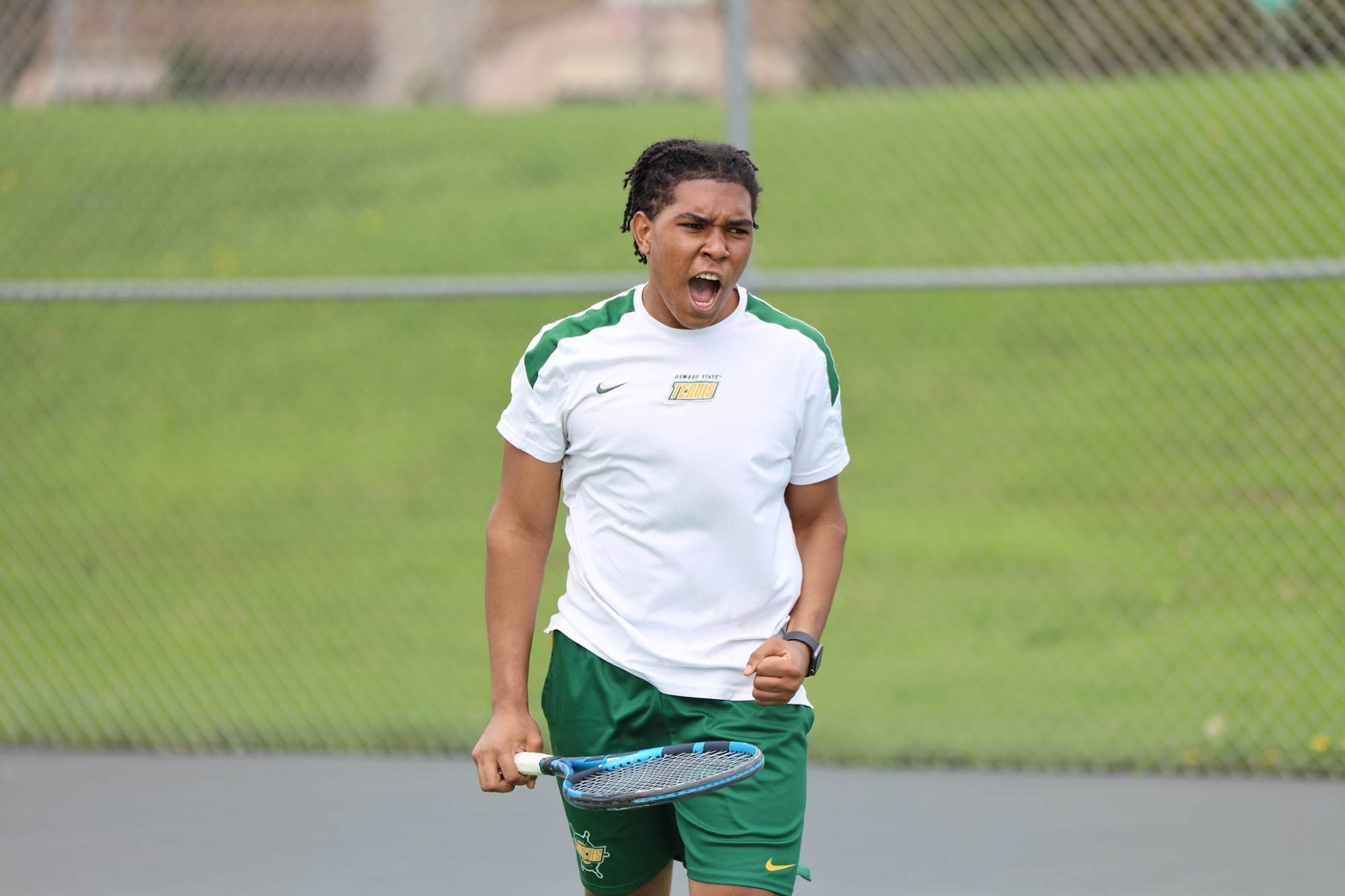 Jose Migeul garcia celebrating a point