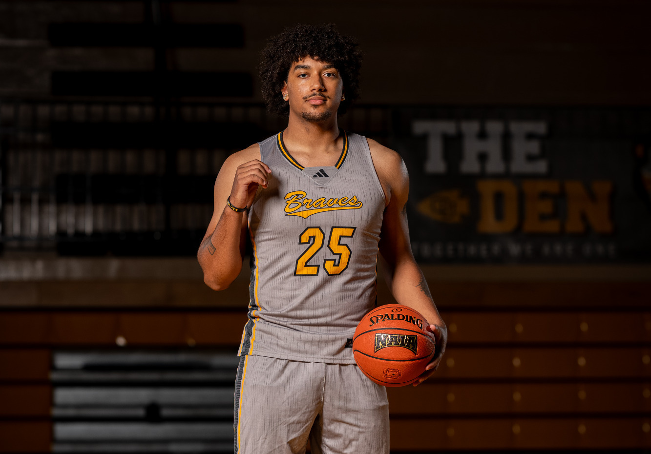 Elijah_Mason_MBB2526_Studio_32432