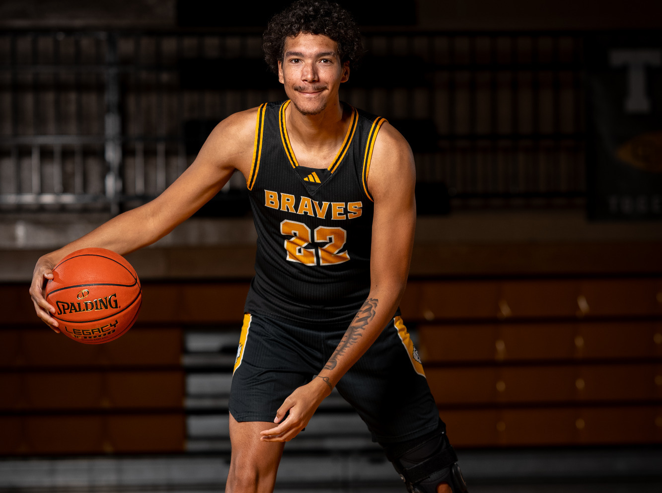 Joshua Assiff Studio MBB2526 08098098