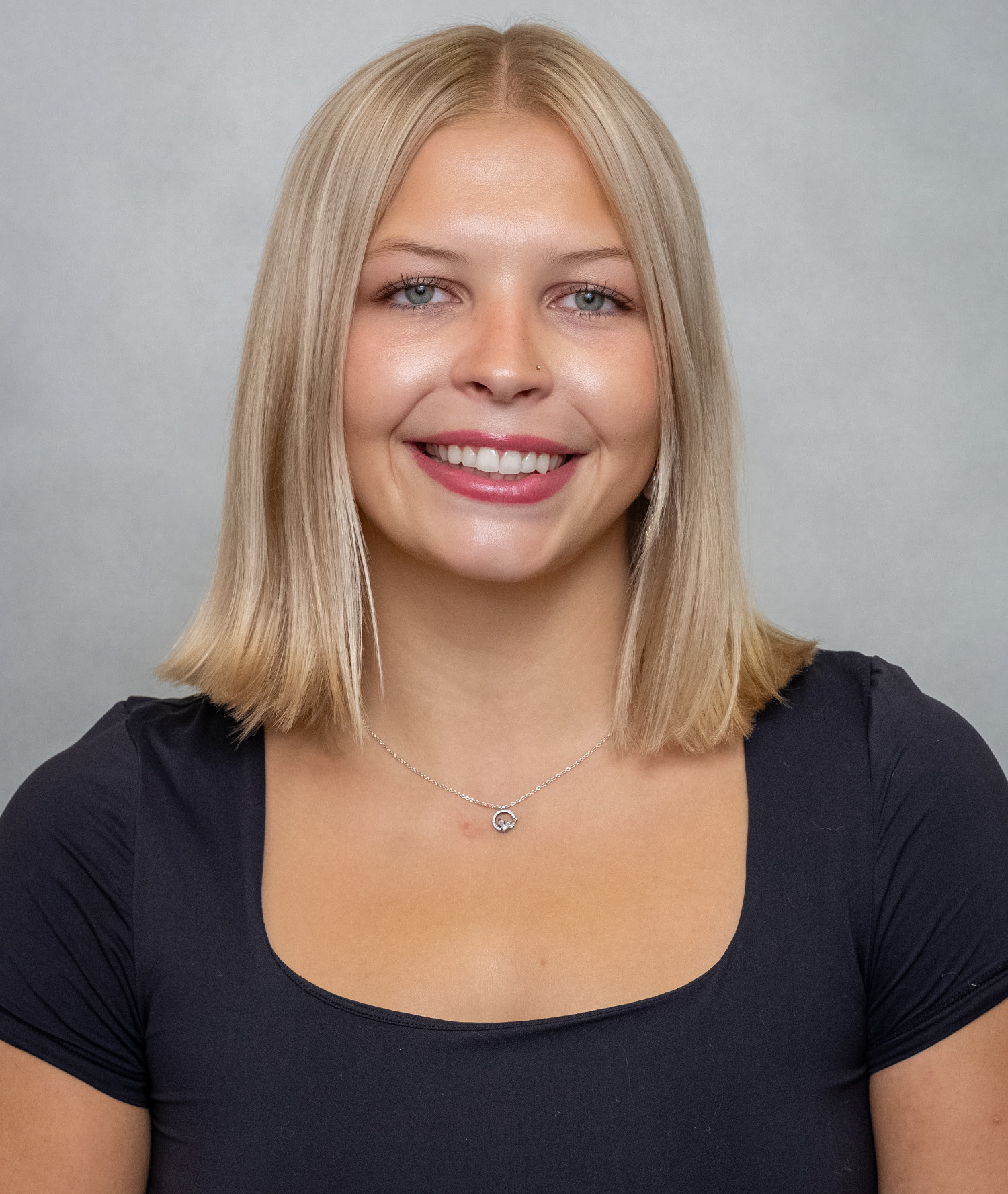 Swift_Livia_HeadShot_2627