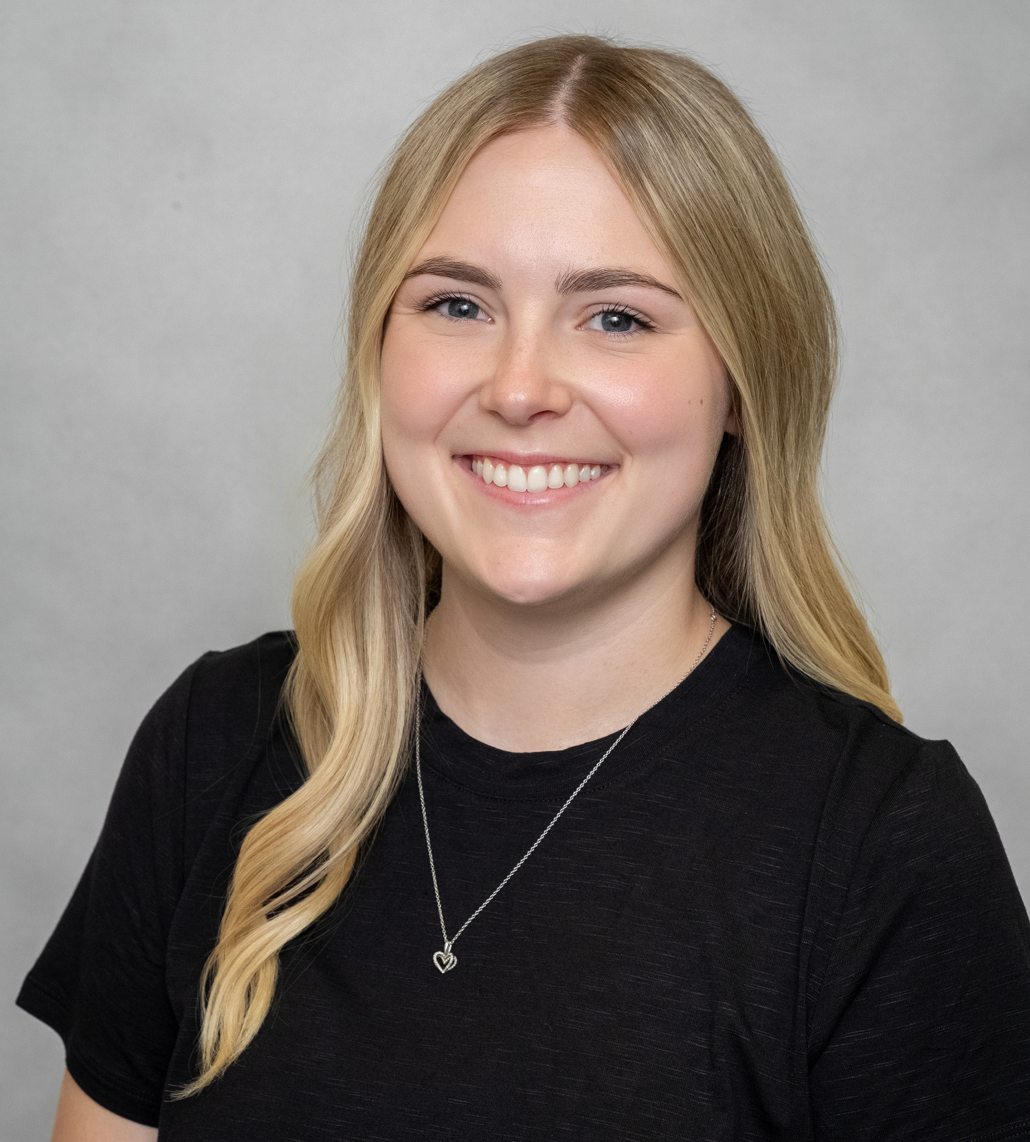 Bridges_Holly_HeadShot_2627