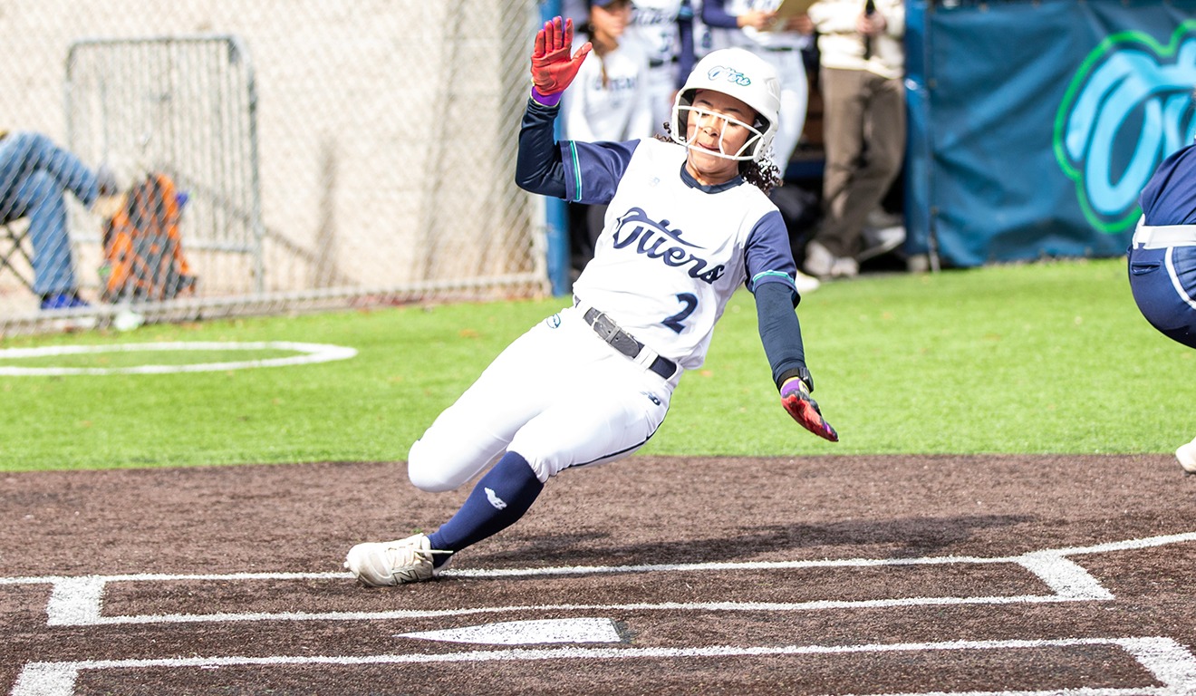 Jaedyn White vs. Menlo College