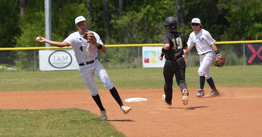 MUW shortstop Swayze Rikard