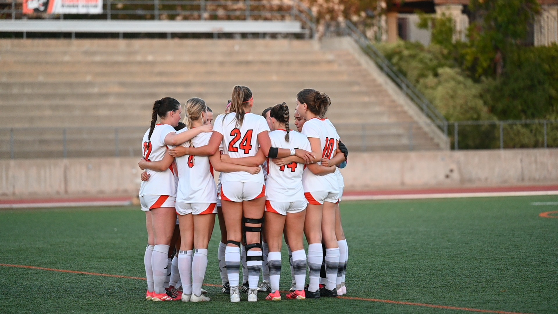 Wsoc huddle