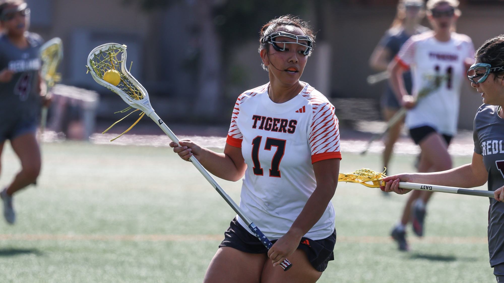 Sydney Acol running down the field