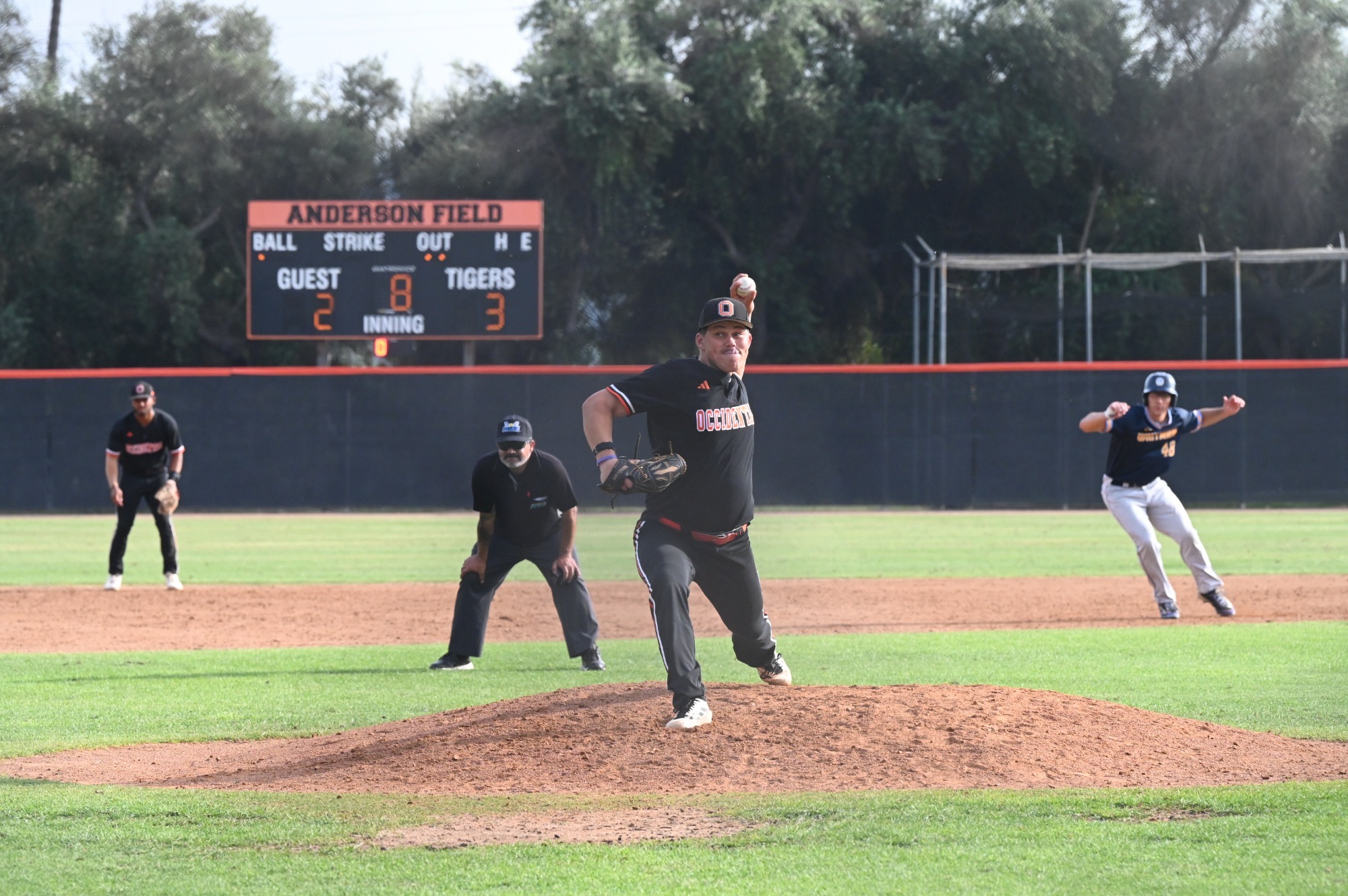 Malcom Munnich delivers a pitch