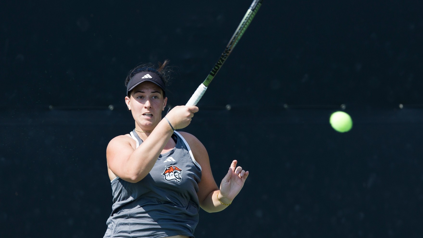 Greta Nagy hits a forehand
