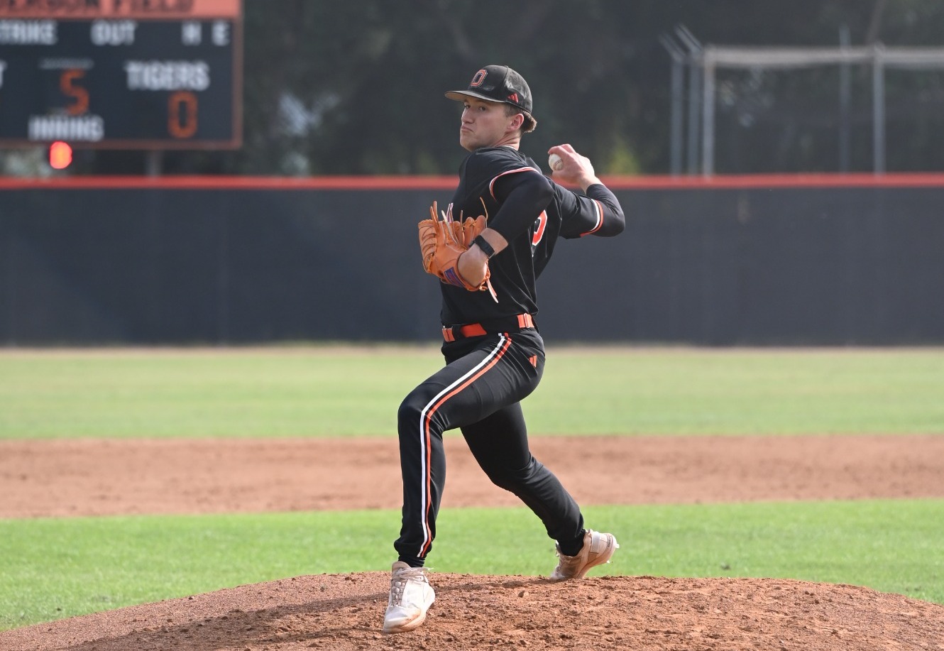 Lincoln Lyons delivers a pitch