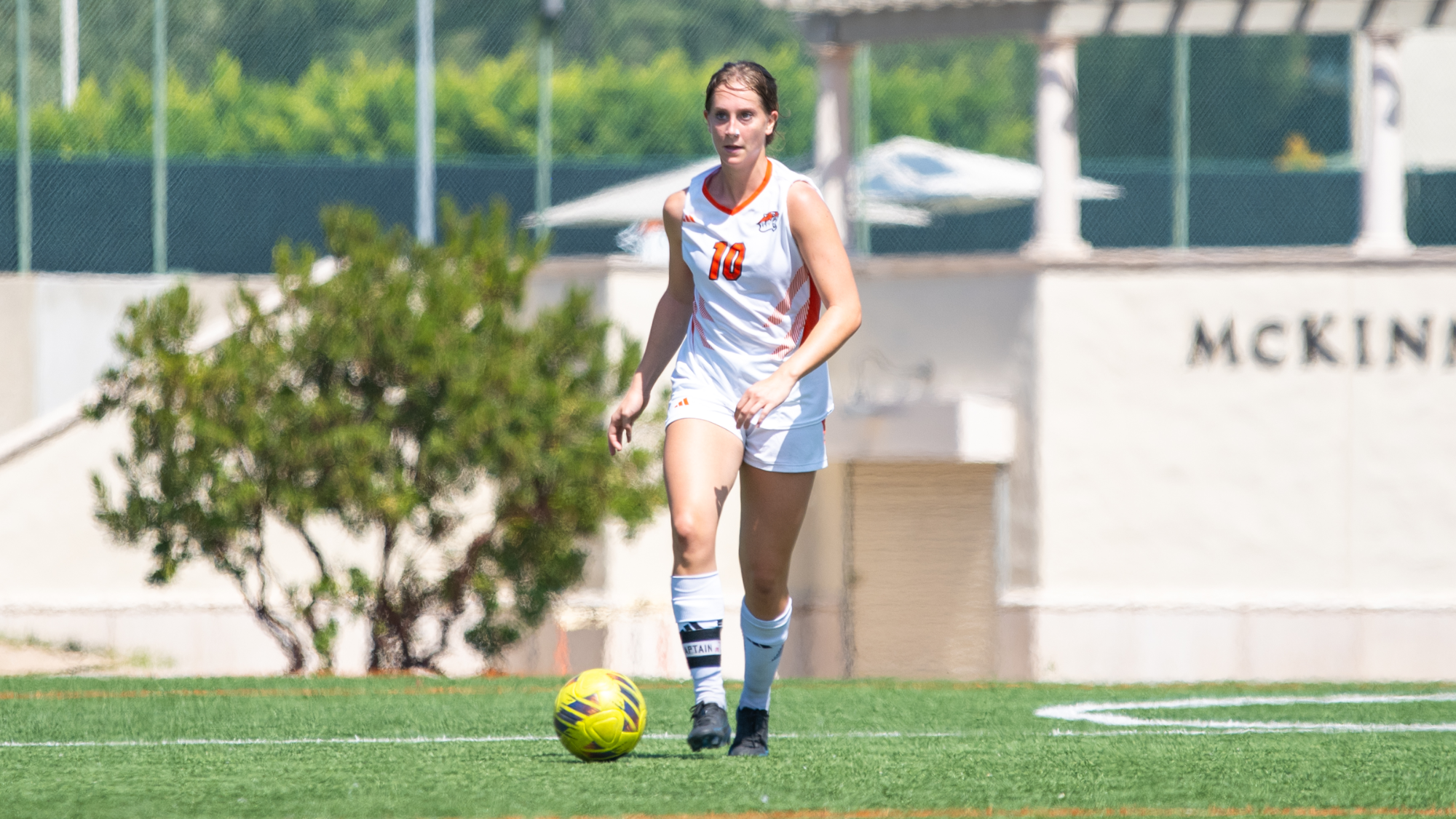 alessia sacchi looks to pass the ball