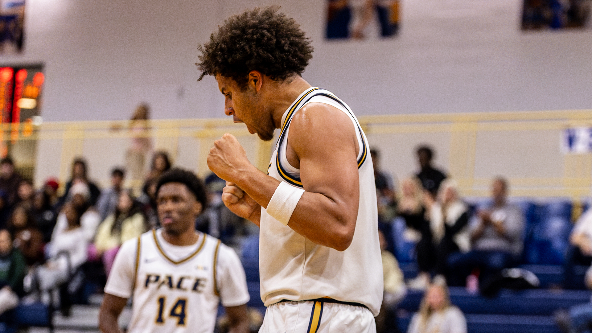 Jaden Kealey 2025-26 MBB Action Shot