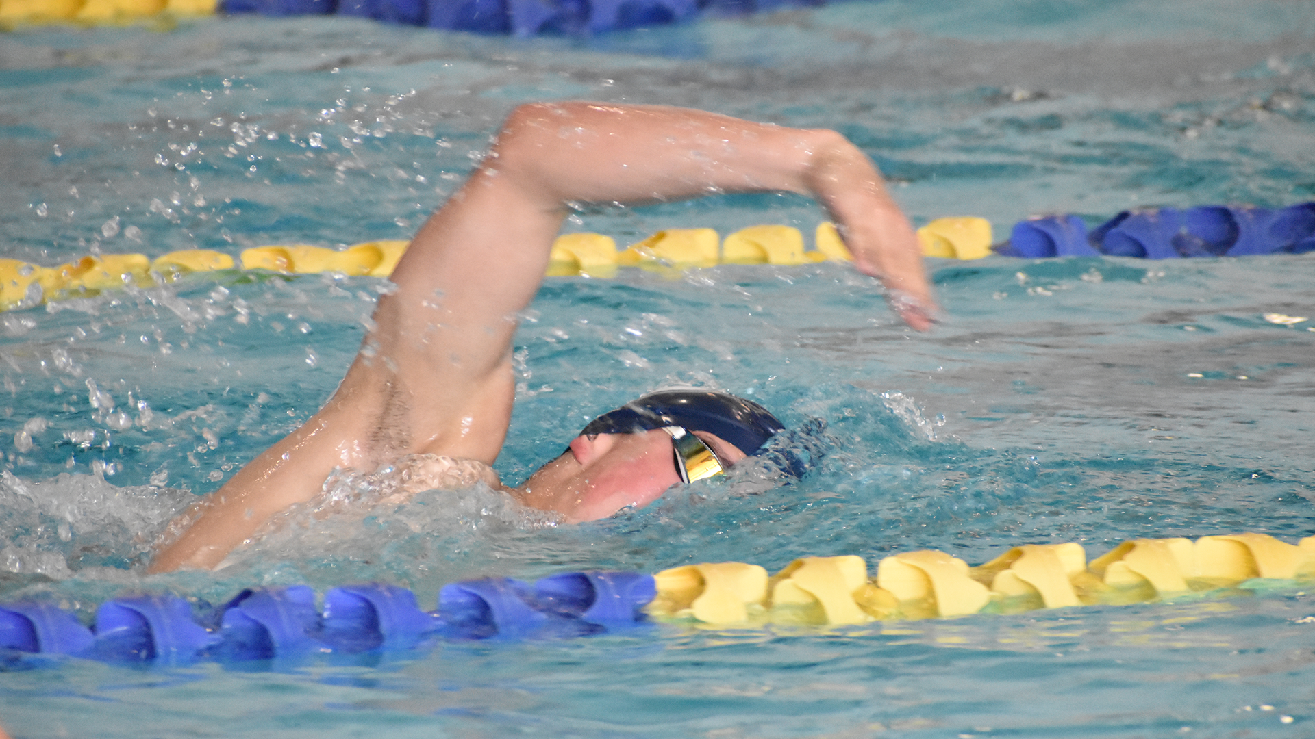 Javier Cisternas-Gomez 2025-26 MSWIM Action Shot