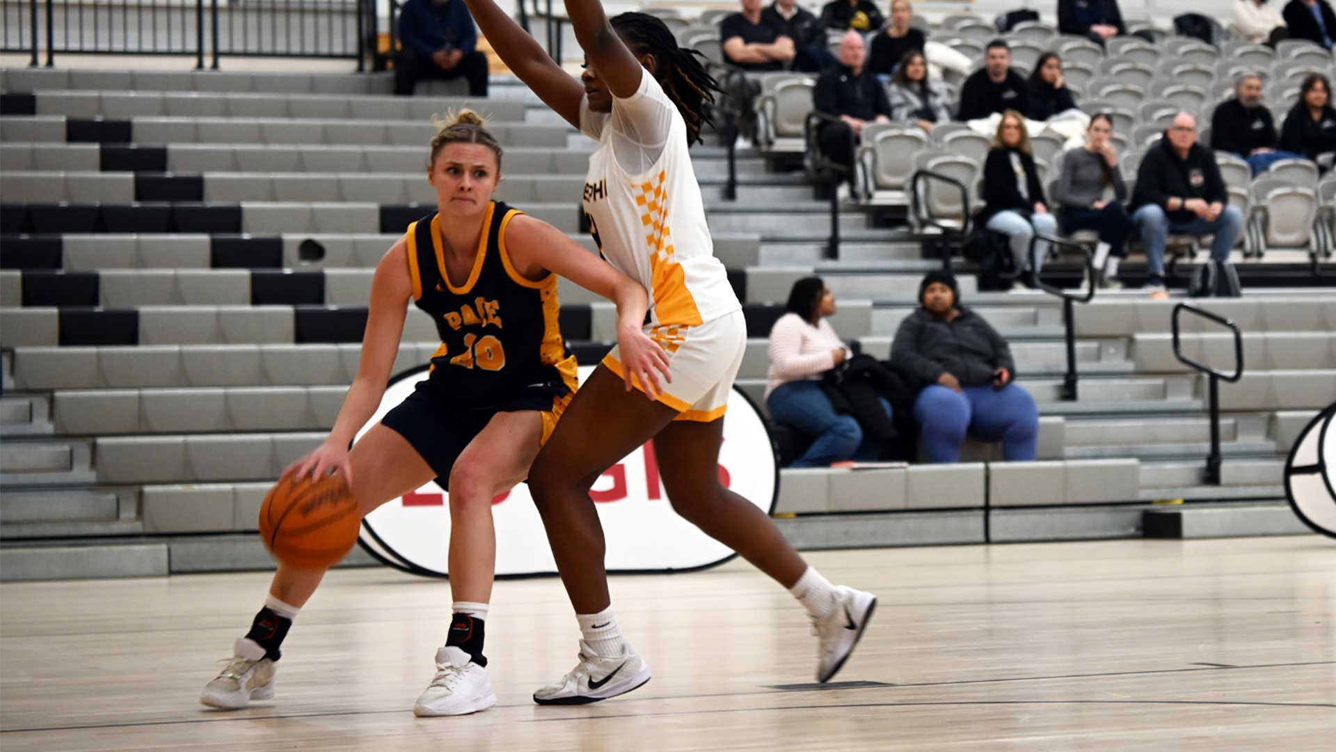 Ciara Collins 2025-26 WBB Action Shot