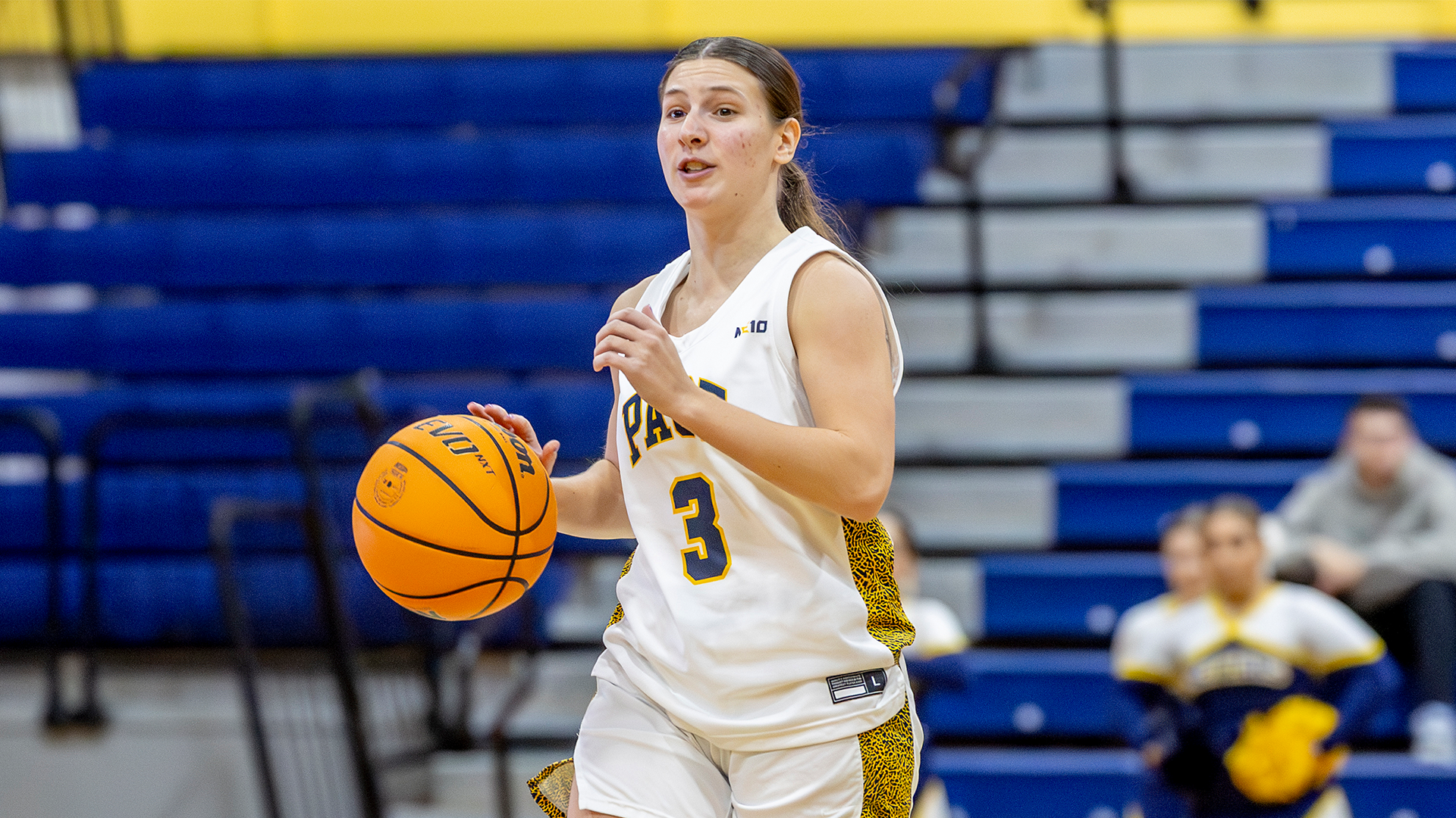 Jaylyn Chorba 2025-26 WBB Action Shot