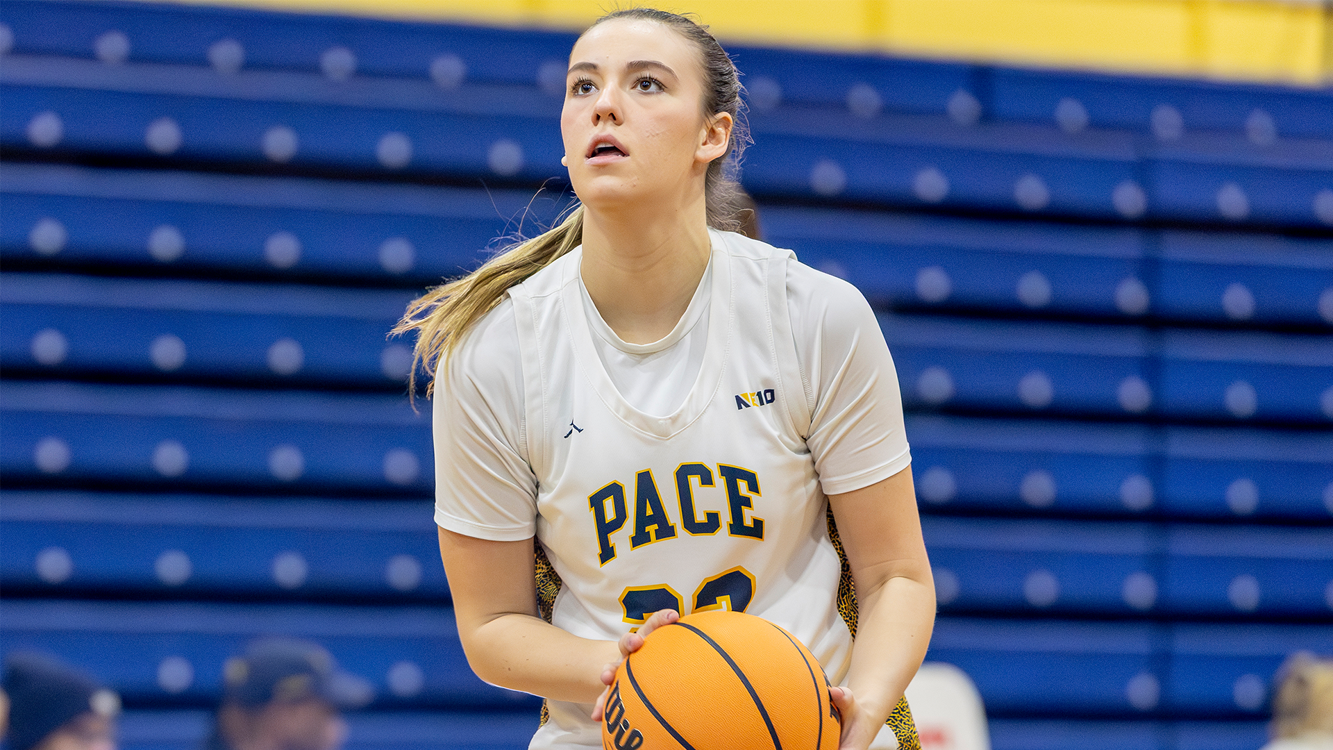 Claire Fitzpatrick 2025-26 WBB Action Shot