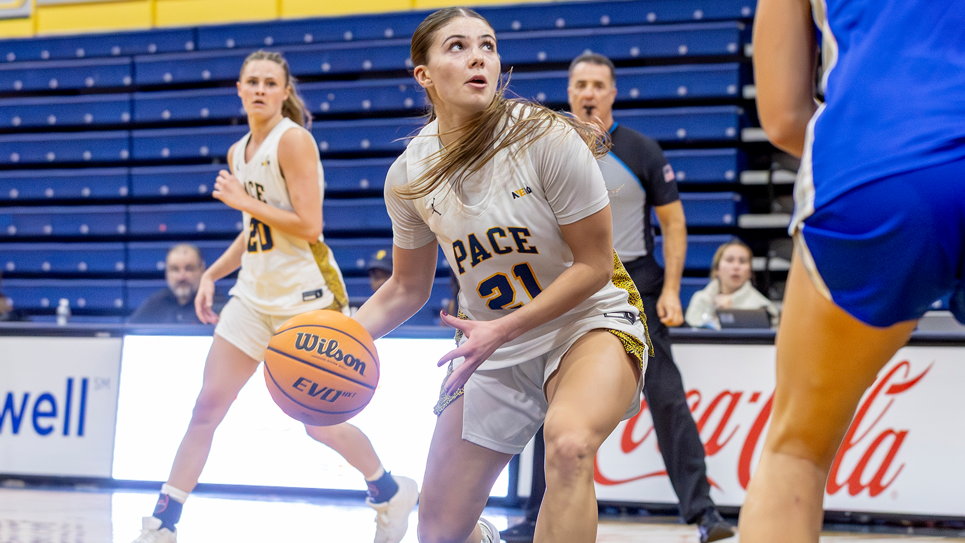 Grace Ziogas 2025-26 WBB Action Shot