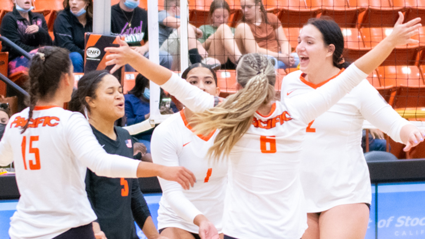 Hot Hitting Pacific No Match for Gonzaga in StraightSet Win