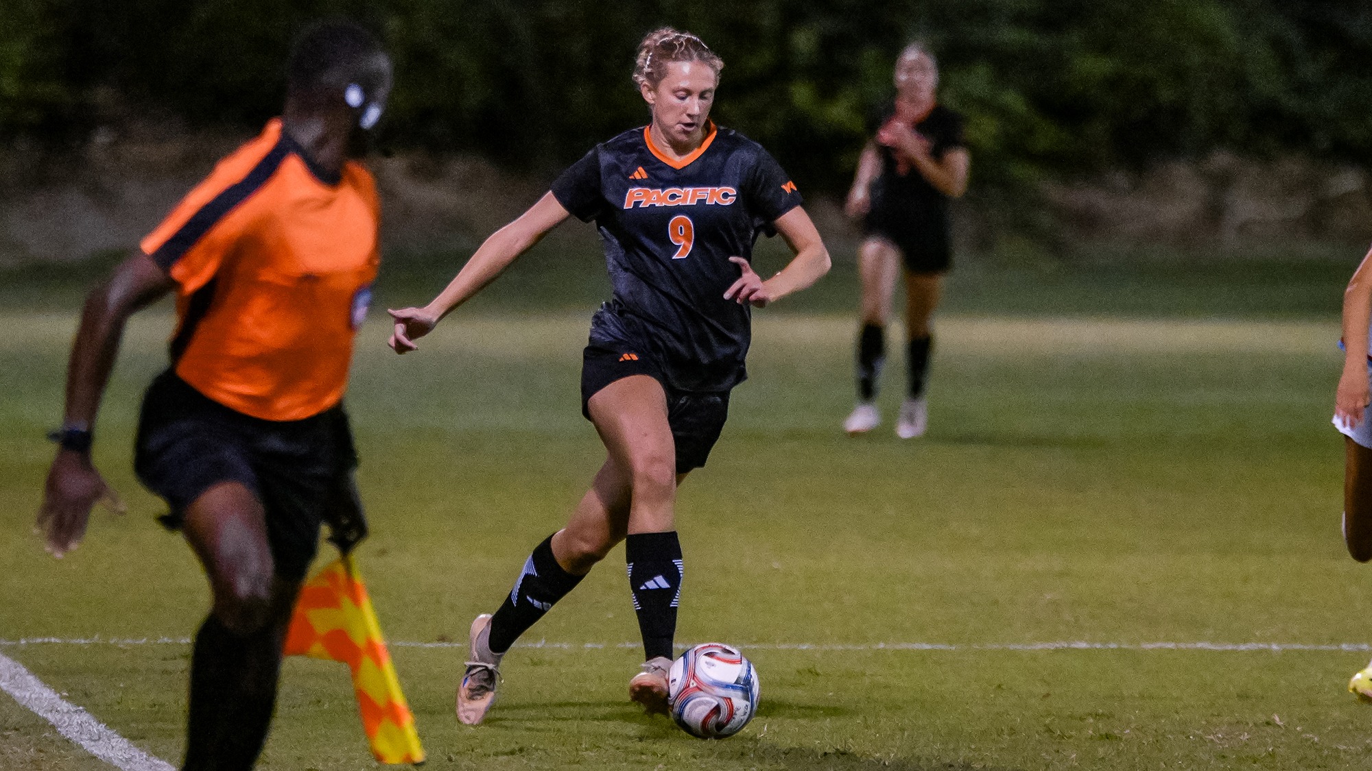 WSOC Sadie Fletcher dribbling vs. LMU 2026