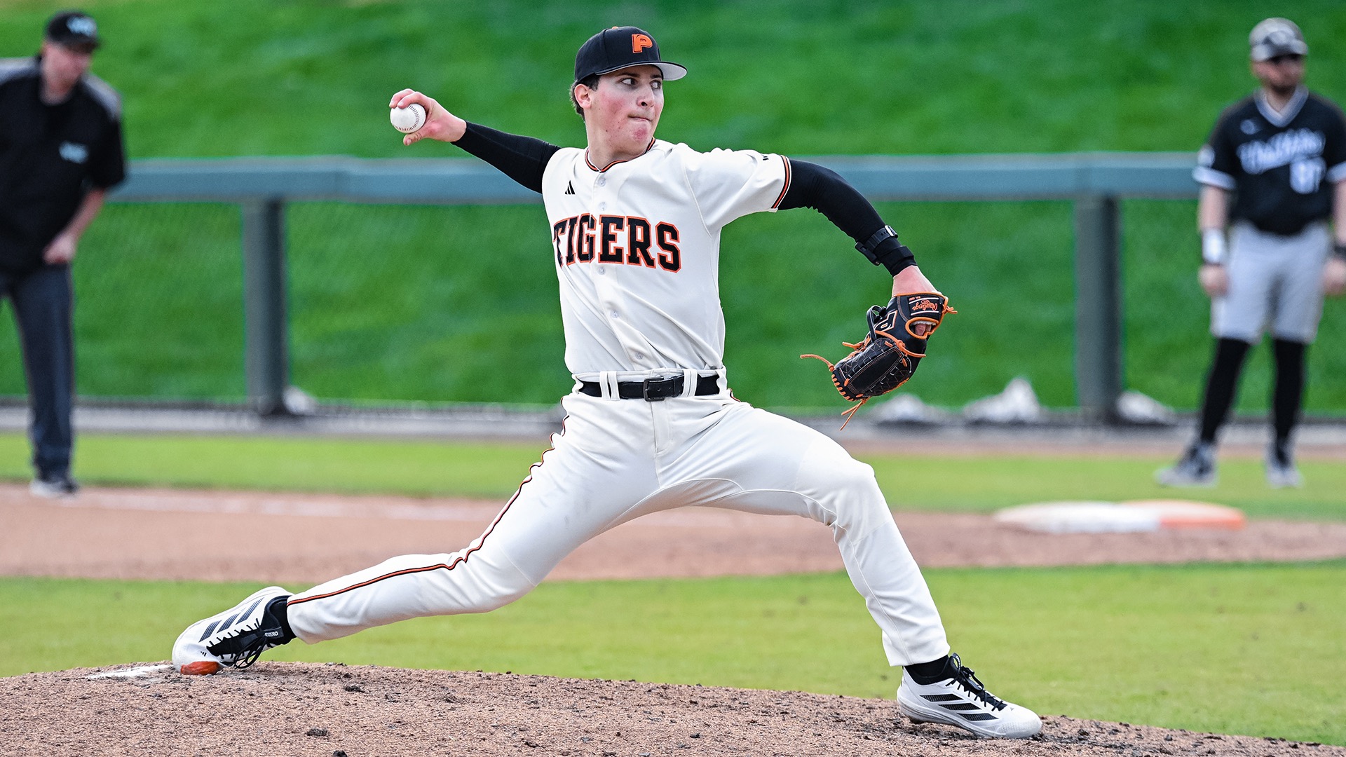 Connor Raridan Pitching