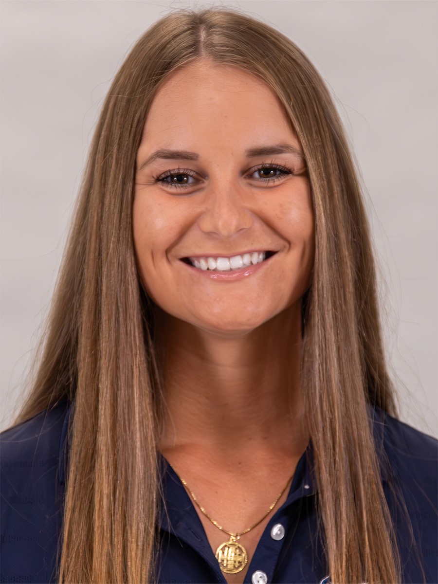 Emme Lantis Headshot