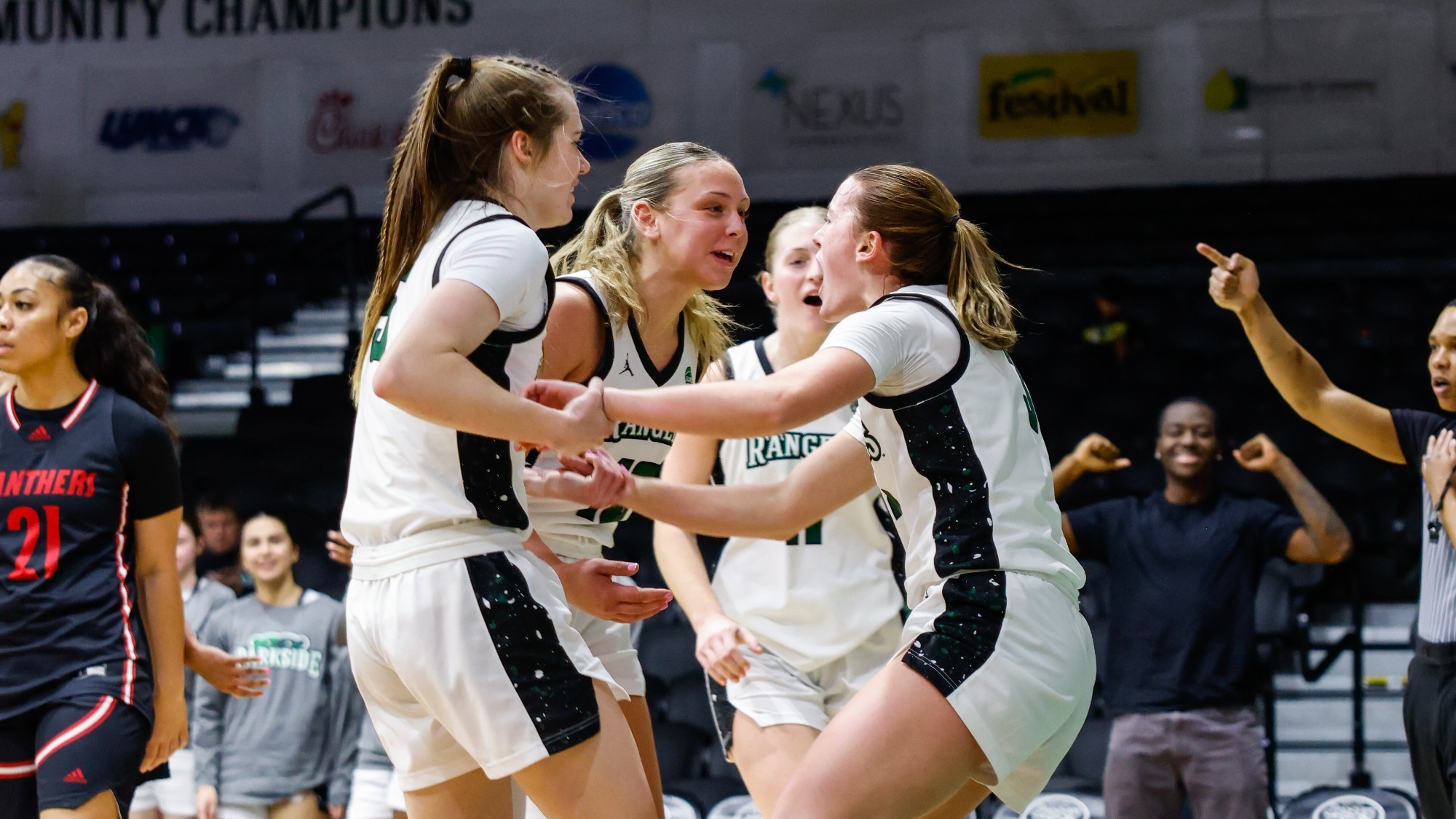 Katie Hamill, Jaelyn Derlein