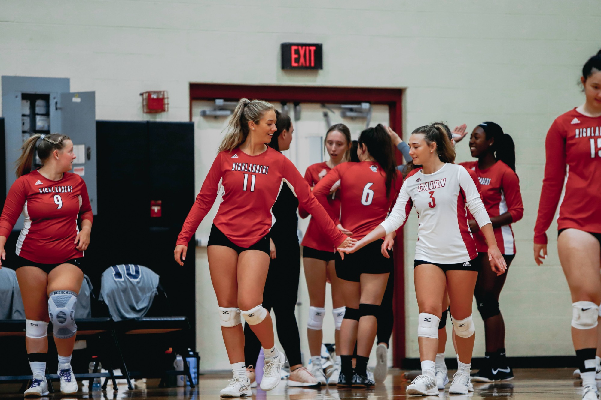 Women’s Volleyball Highlanders Fall to Defending Conference Champion