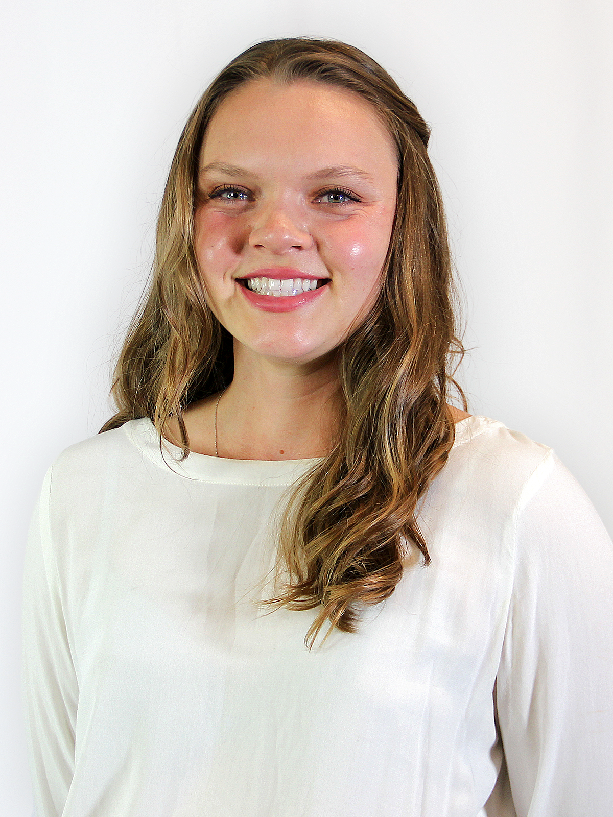 Head shot of Portland State women's basketball assistant coach Beth Mounier