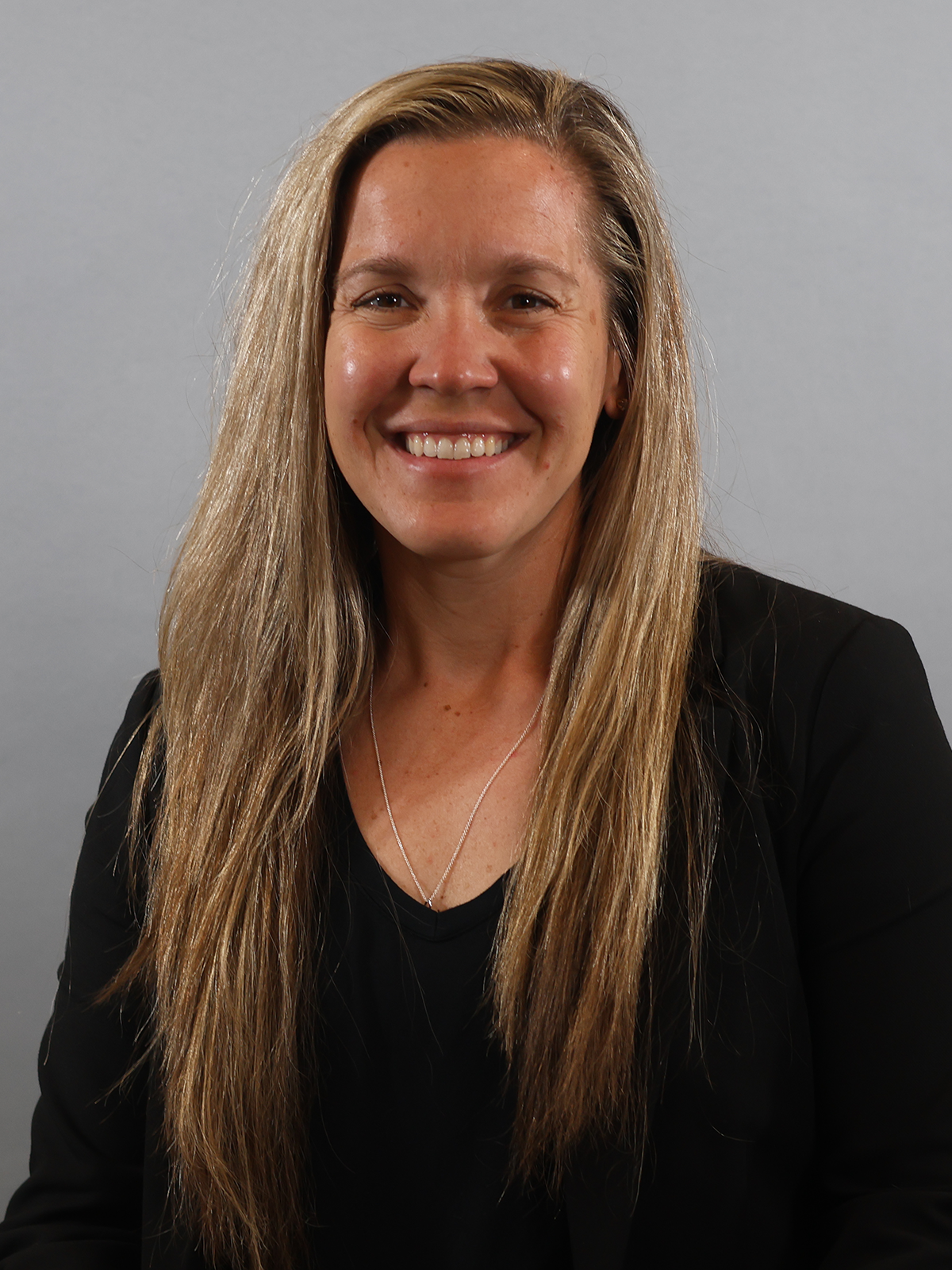 Stephanie Ludwig Head Shot