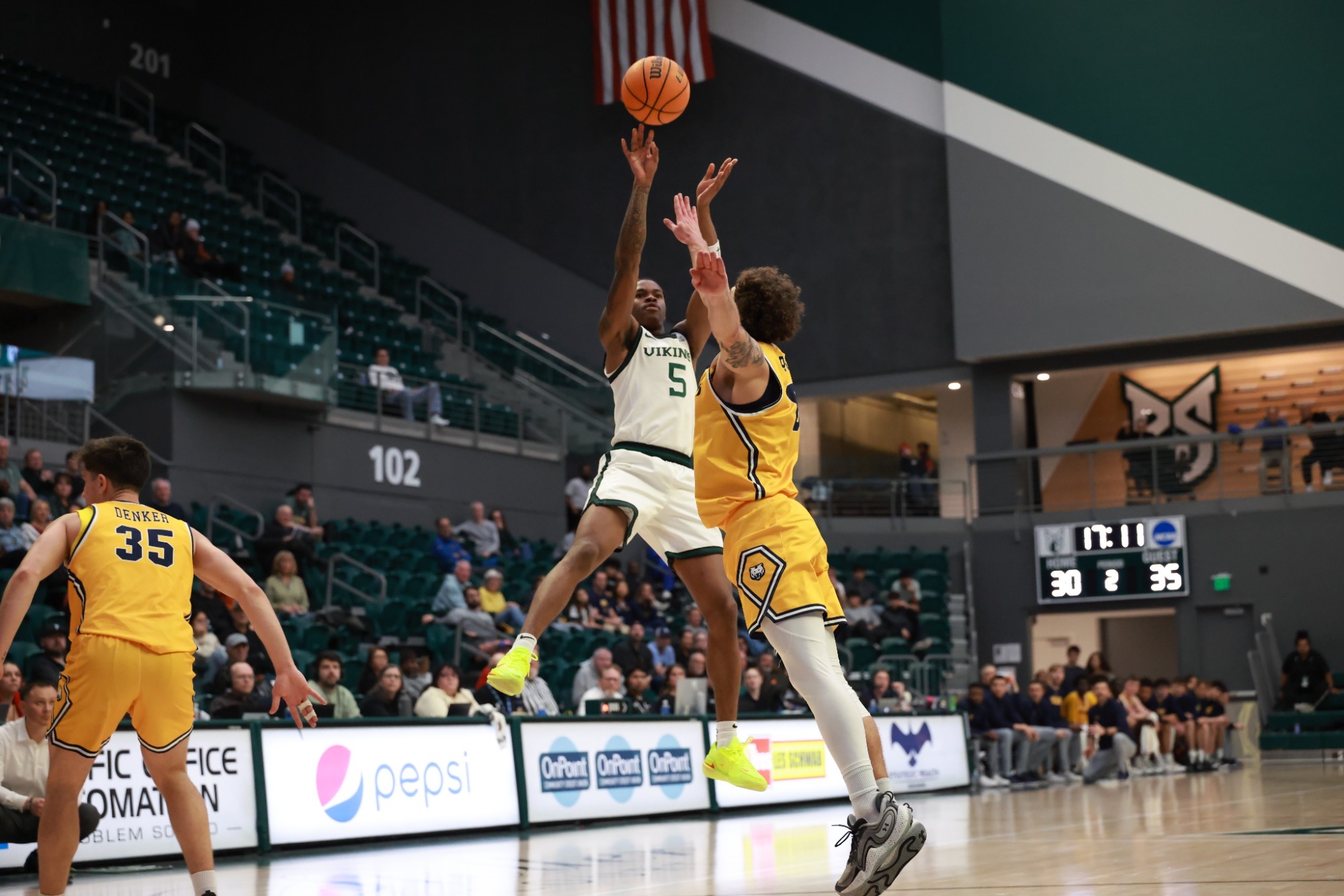Jaylin Henderson drops a jump shot in the first half against Northern Colorado