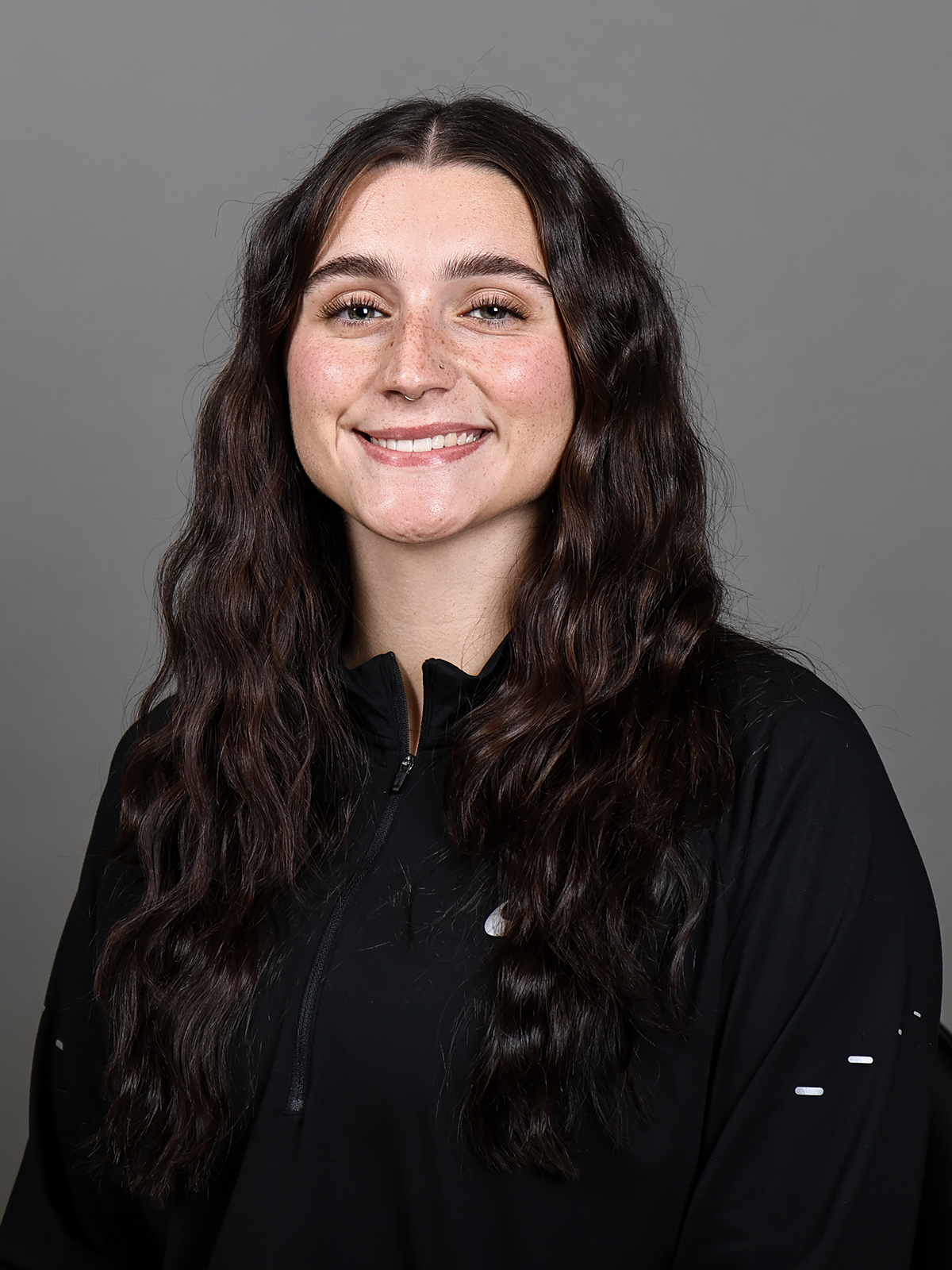 Annalise Holthaus headshot