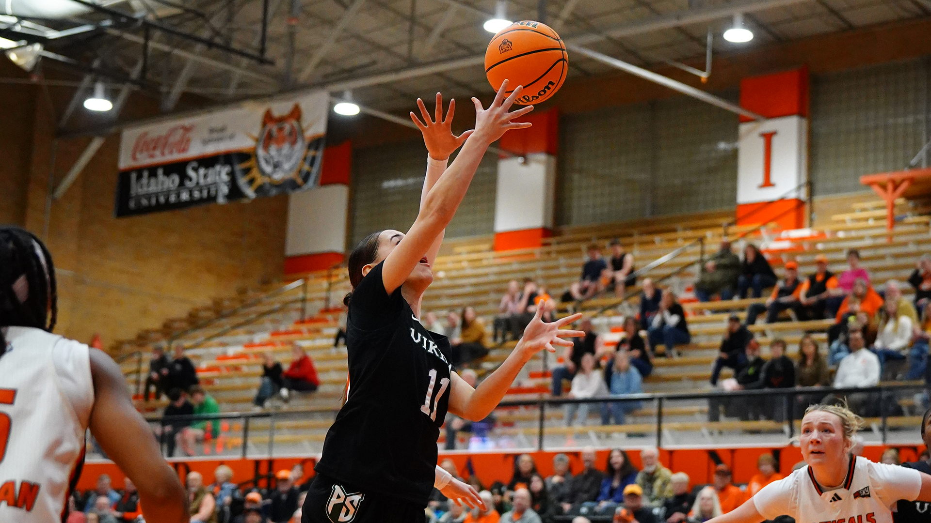 Portland State women's basketball player Laynee Torres-Kahapea goes up for a layup in the Vikings' game at Idaho State.