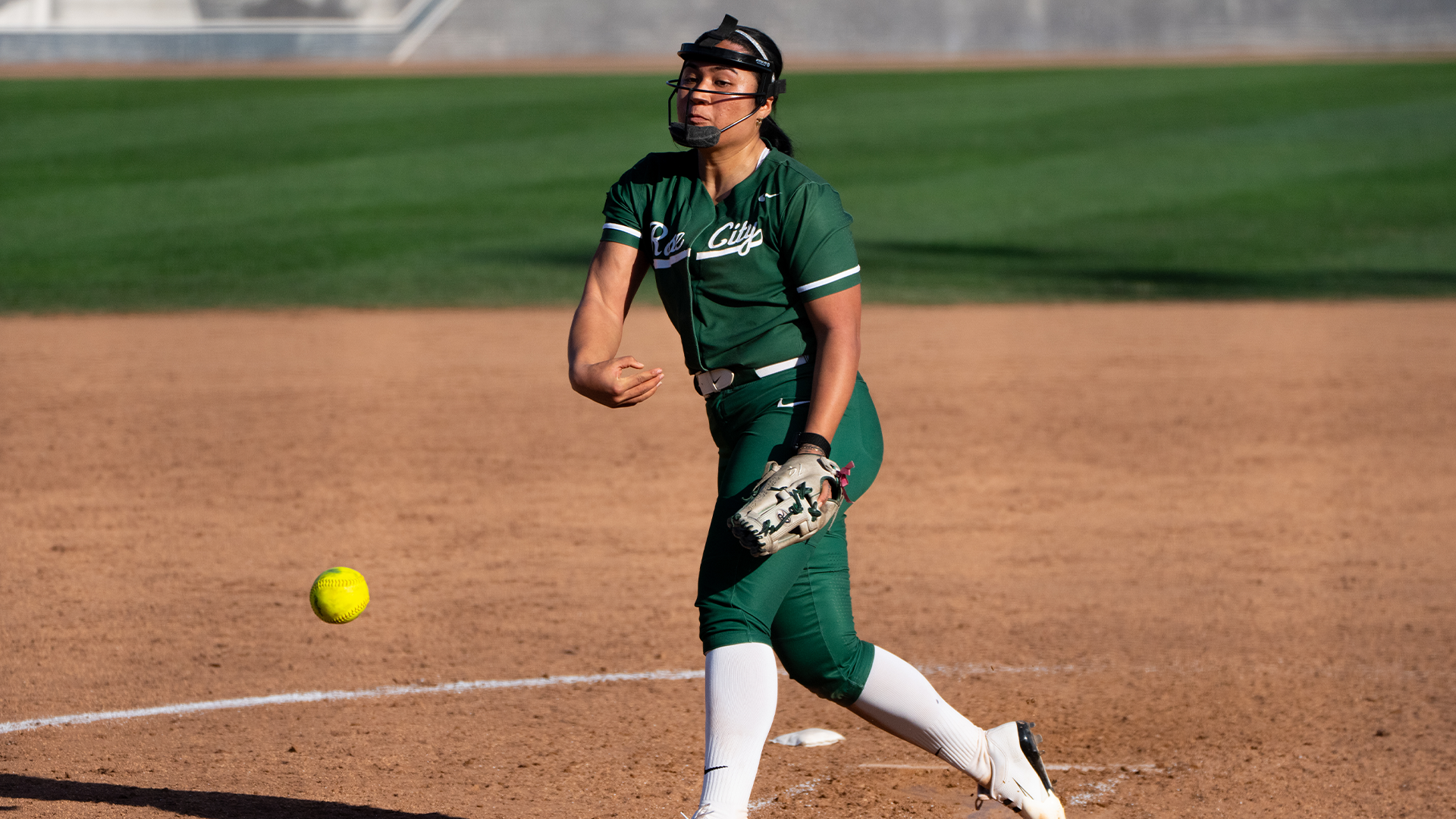 Sherreigh Nakoa-Chung pitching