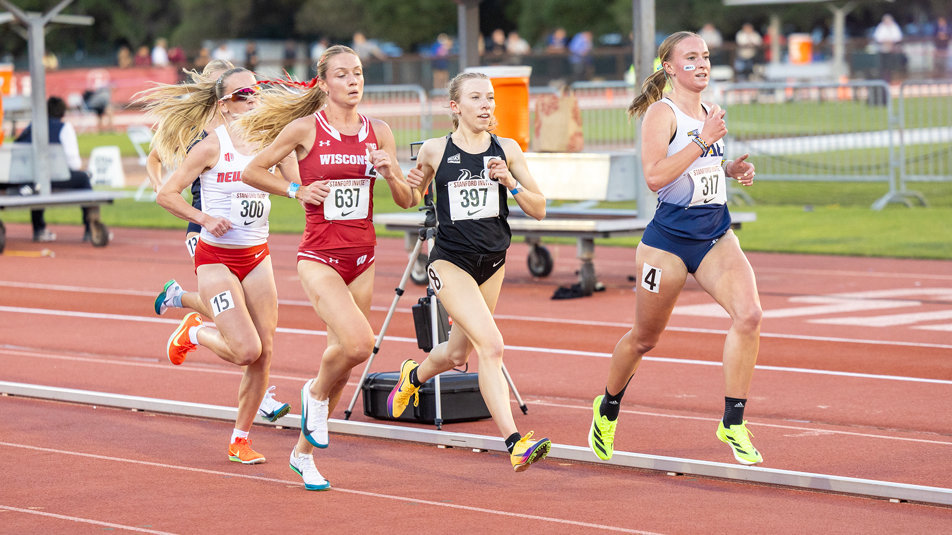Portland State track & field runner Emma Stolte runs the 5k at the Stanford Invitational.