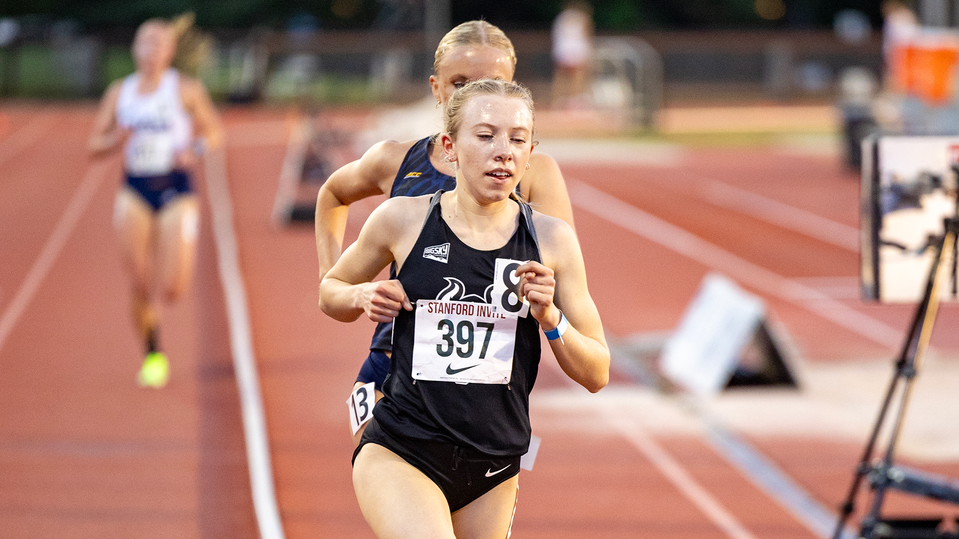 Portland State women's track & field runner Emma Stolte runs the 5k at the Stanford Invitational.