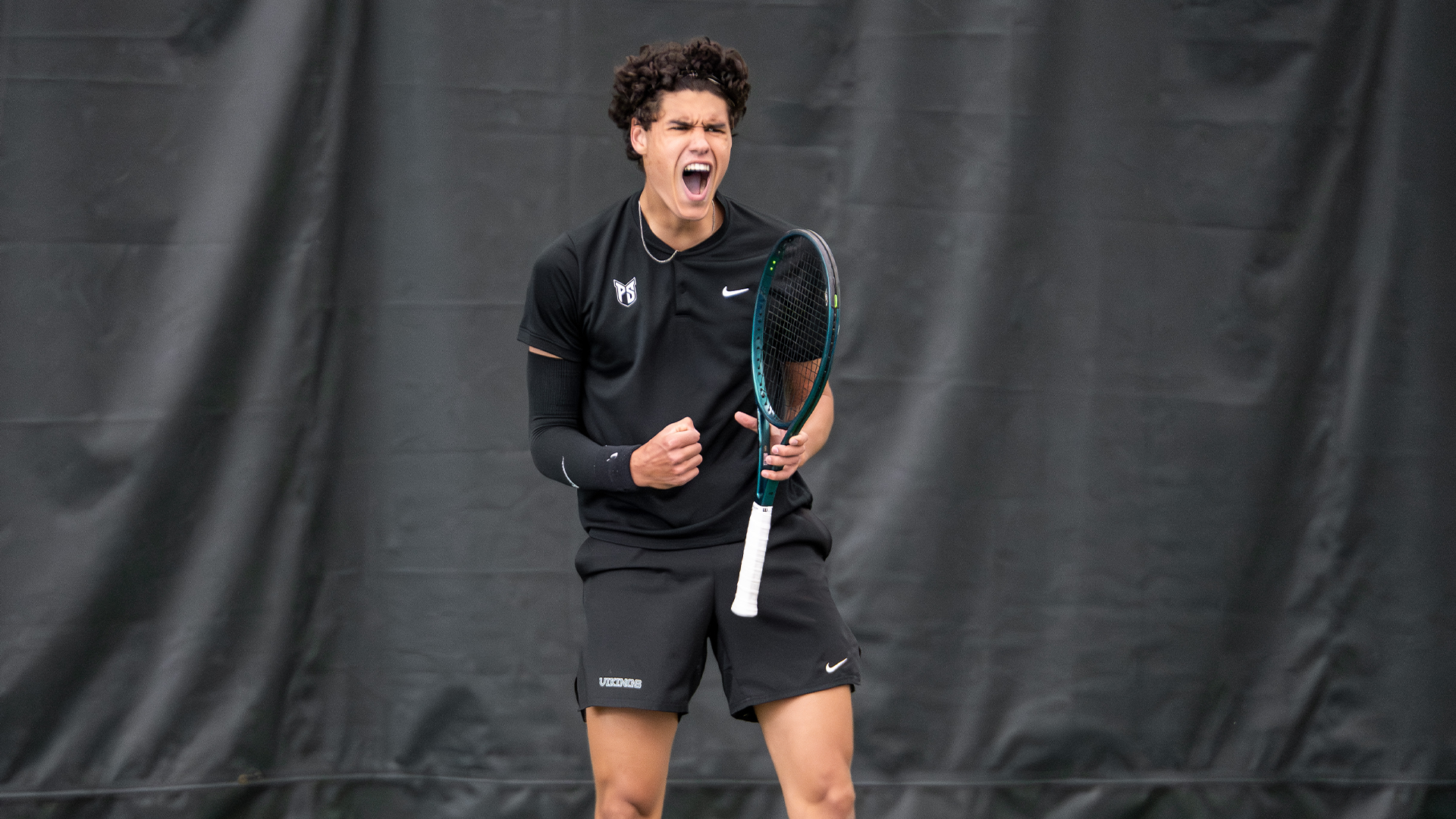 Maas Schotanus celebrates a point against Montana