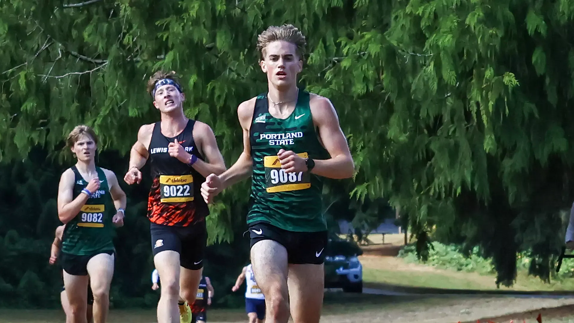 Portland State cross country runner Ari Smith kicks to a victory at the Lewis & Clark XC Opener