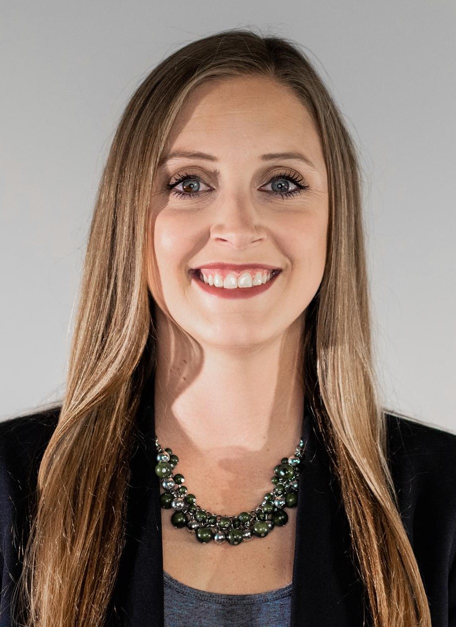 Nicole Barringer headshot