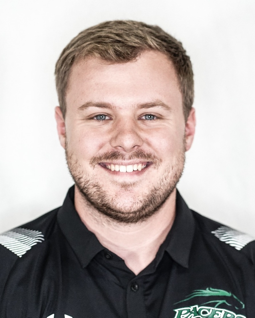 Zach Riggs Headshot 2023