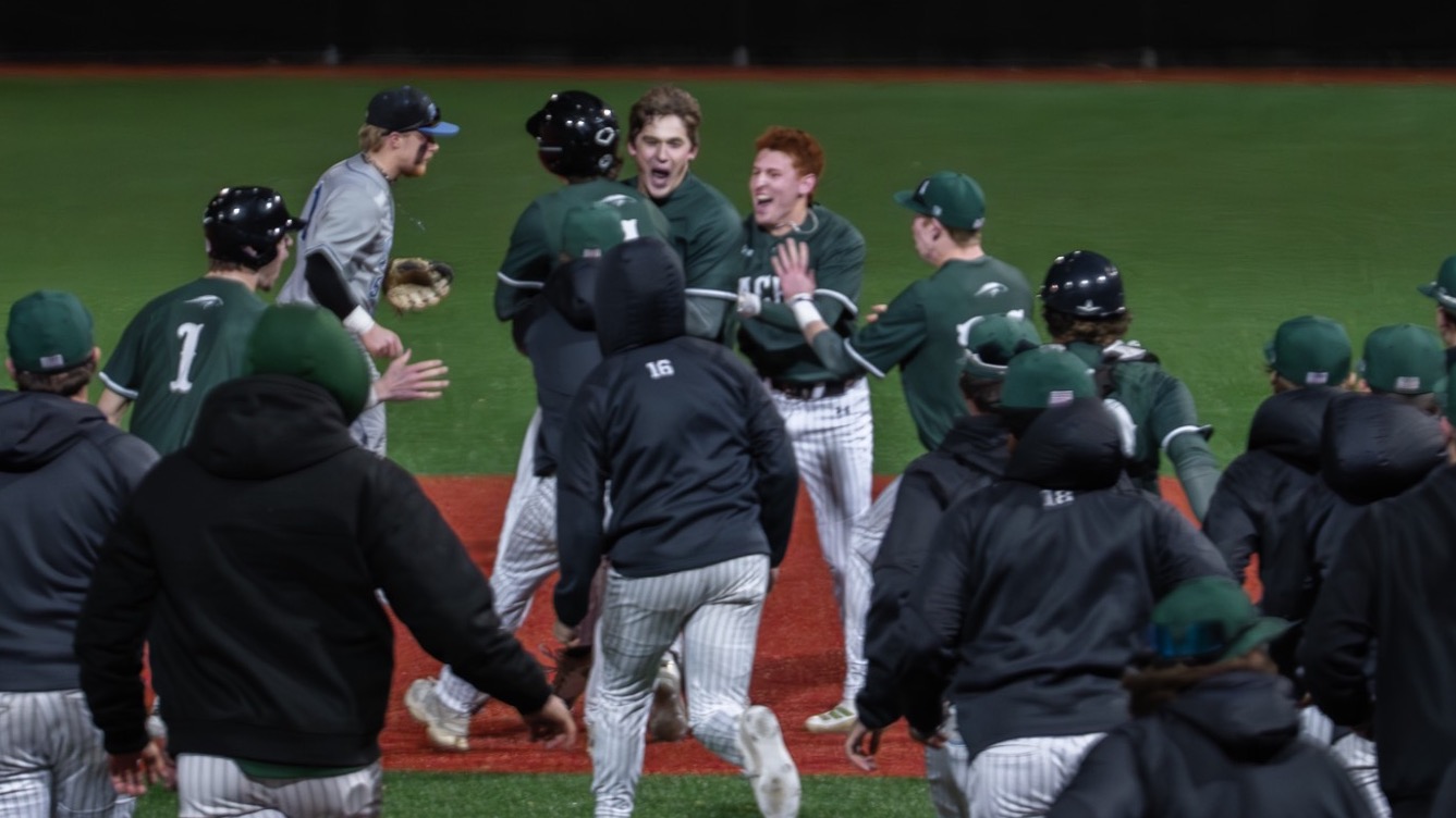 GAVIN TURNER WALK OFF ACTION SHOT