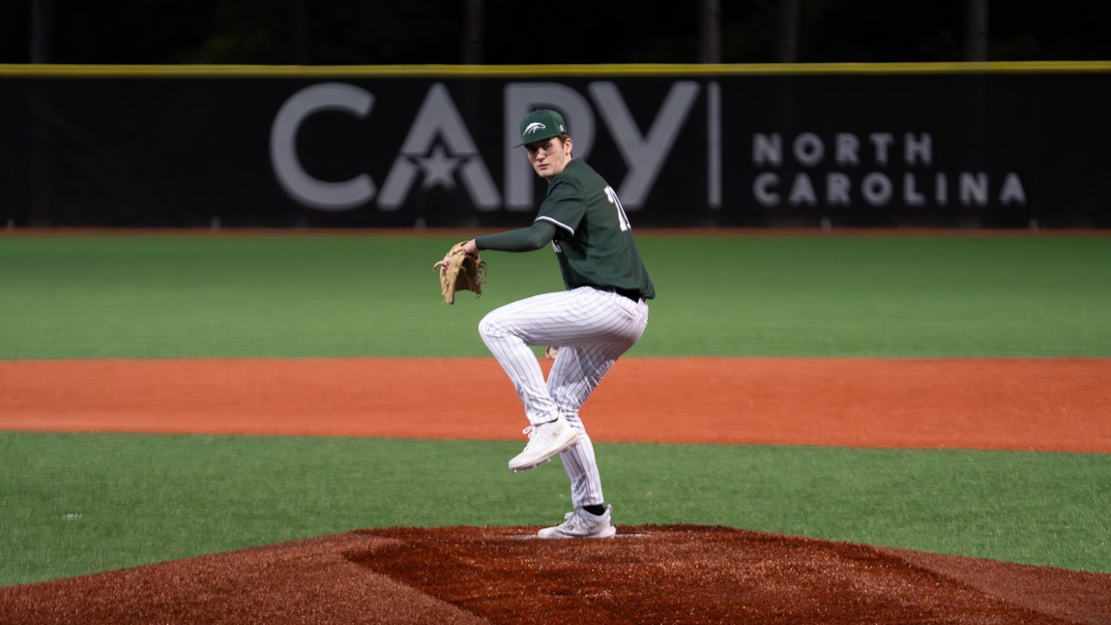 Seth Svadeba Action Shot 2026