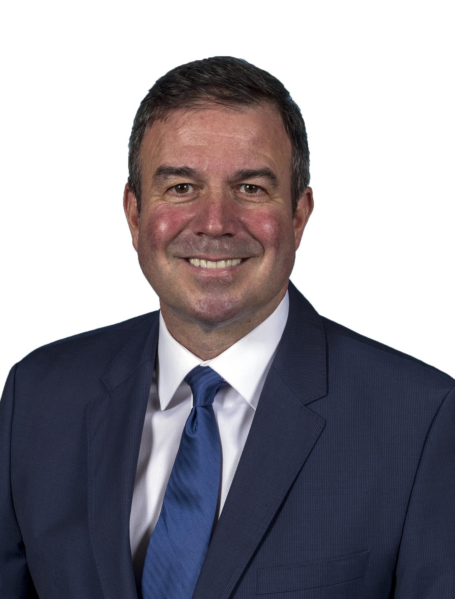 Dowling Headshot 18