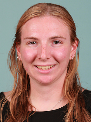 Alexa Gasser headshot fall 2022