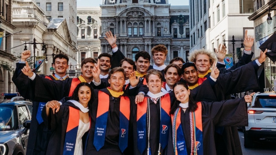 2025 graduates from heavyweight rowing in center city Philadelphia