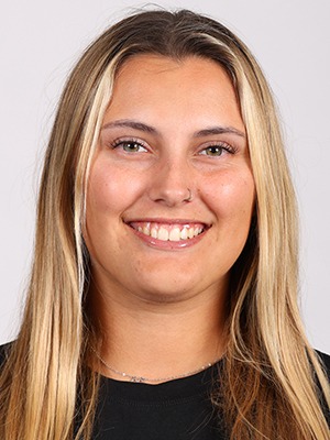 Laurin Krings headshot fall 2025 (August)