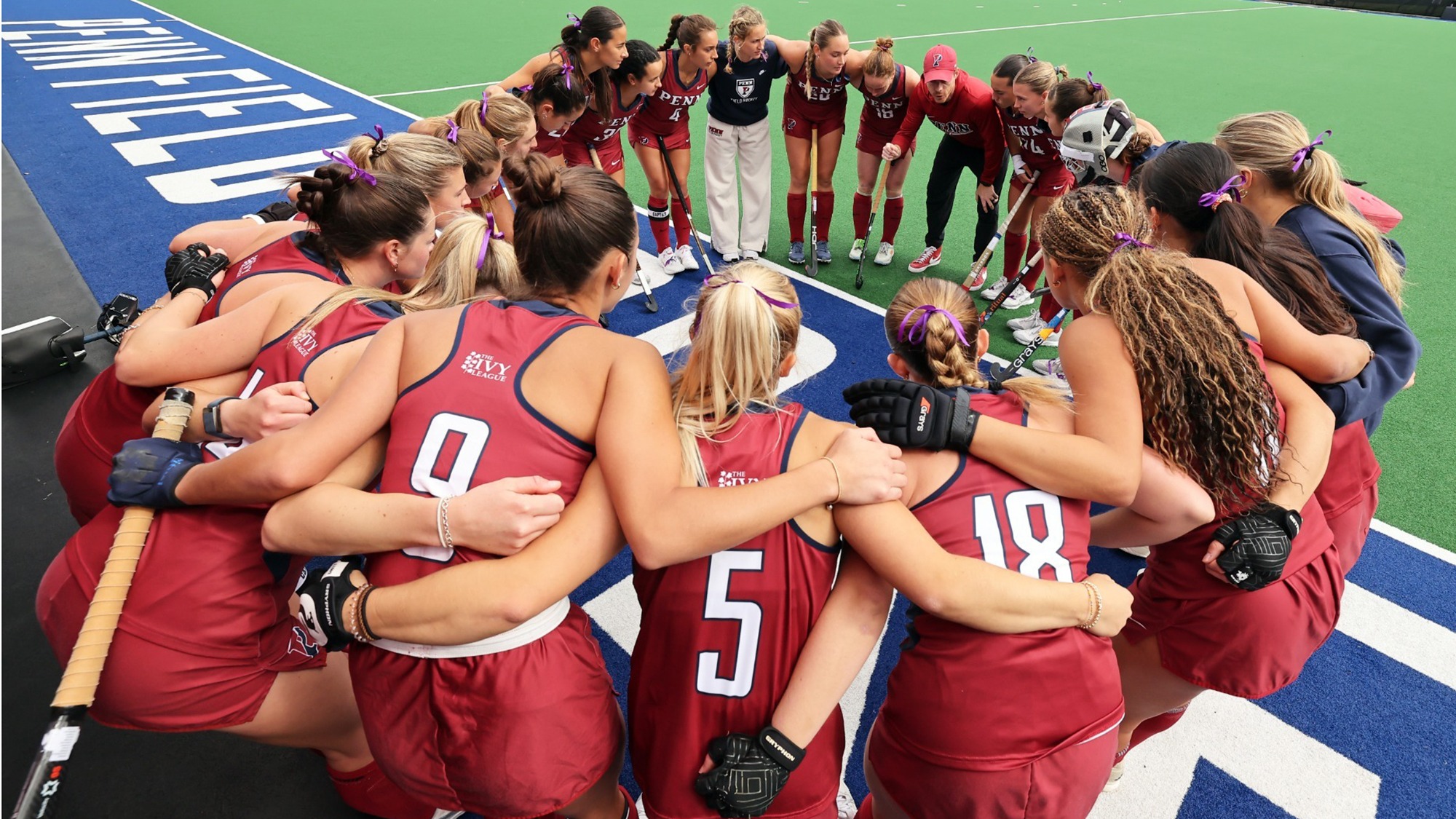 huddle prior to Brown 2025 season