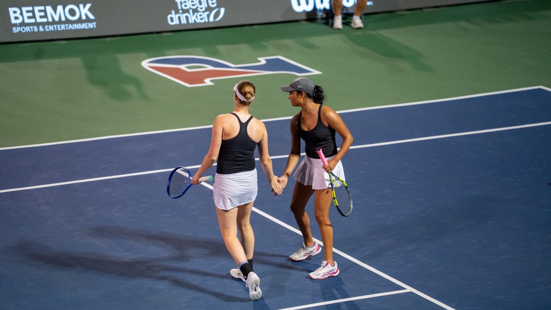 Stojanovic, Velaga Philly Open