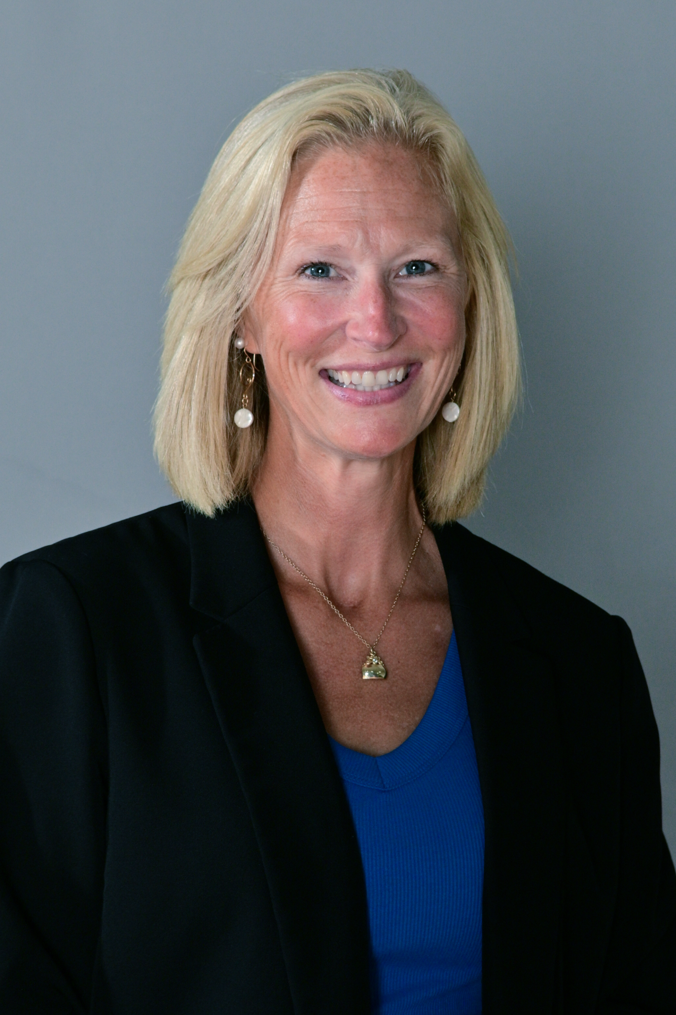 Amber Savage Headshot