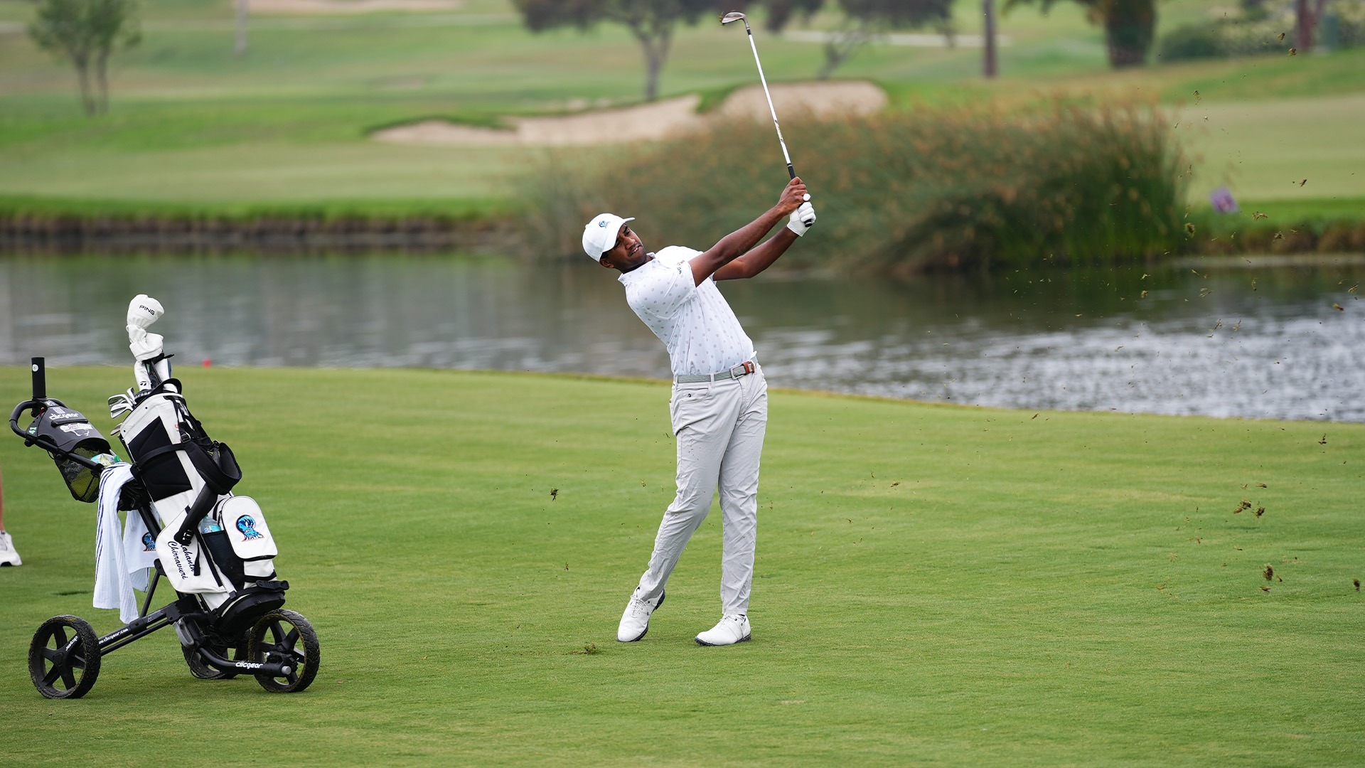 Waves Bounce Back in Round Two at NCAA Championships