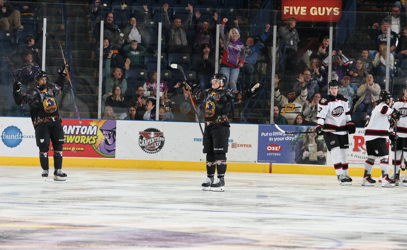 EVAN JARDINE CELEBRATES HIS THIRD PERIOD GOAL AGAINST THE CHICAGO STEEL