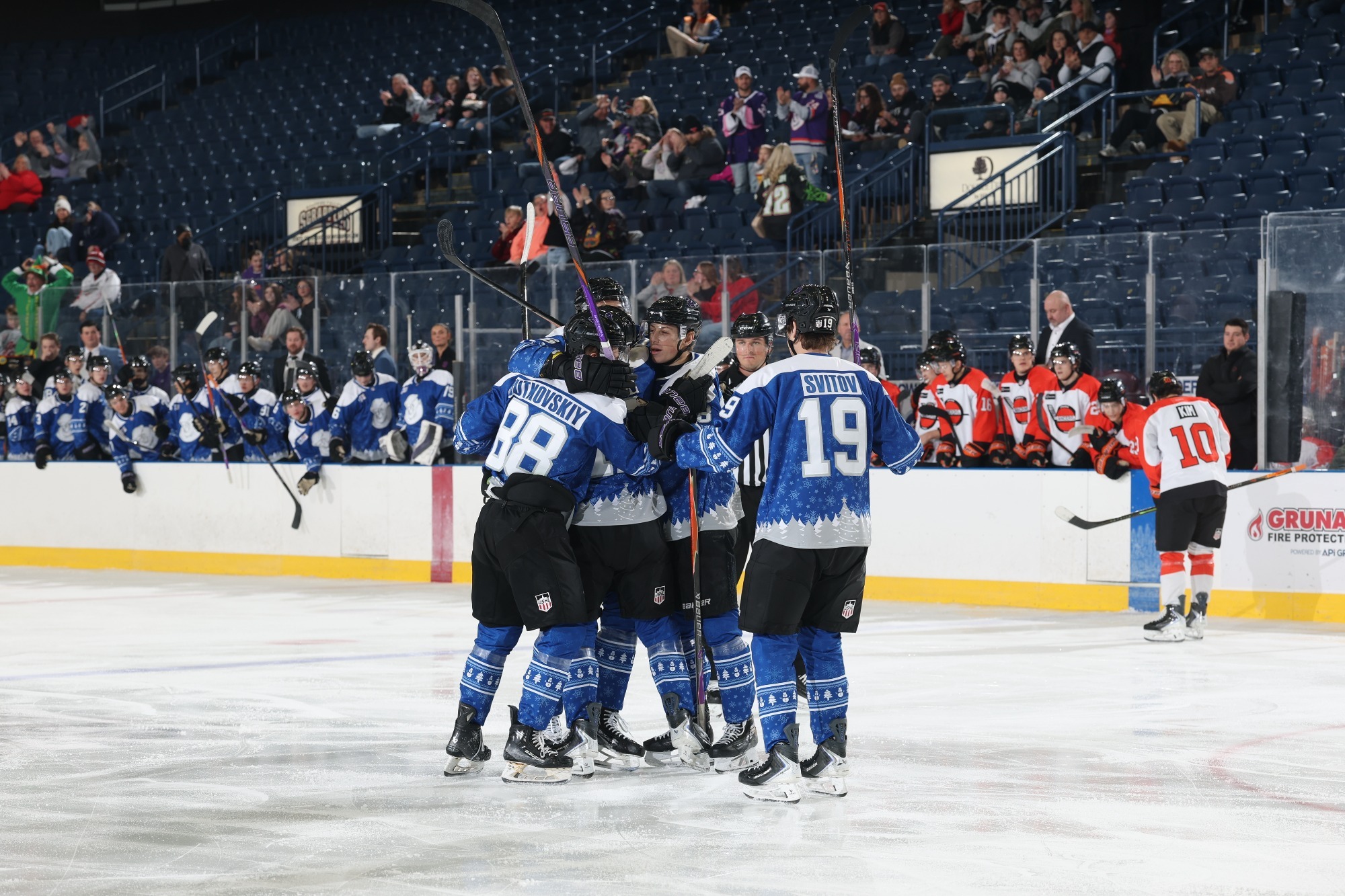 THE PHANTOMS CELEBRATE THEIR FIRST GOAL OF THE GAME AGAINST THE OMAHA LANCERS